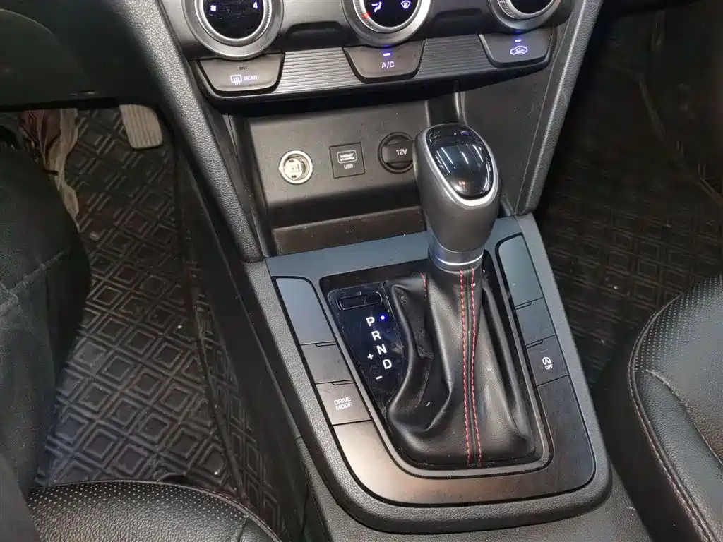 Hyundai Elantra 2019 1.4T Dual-clutch XuanDong·Vitality Type фото 10