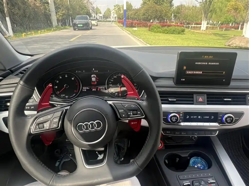Audi A4L 2018 30th Anniversary 45 TFSI quattro Personality Sport фото 16