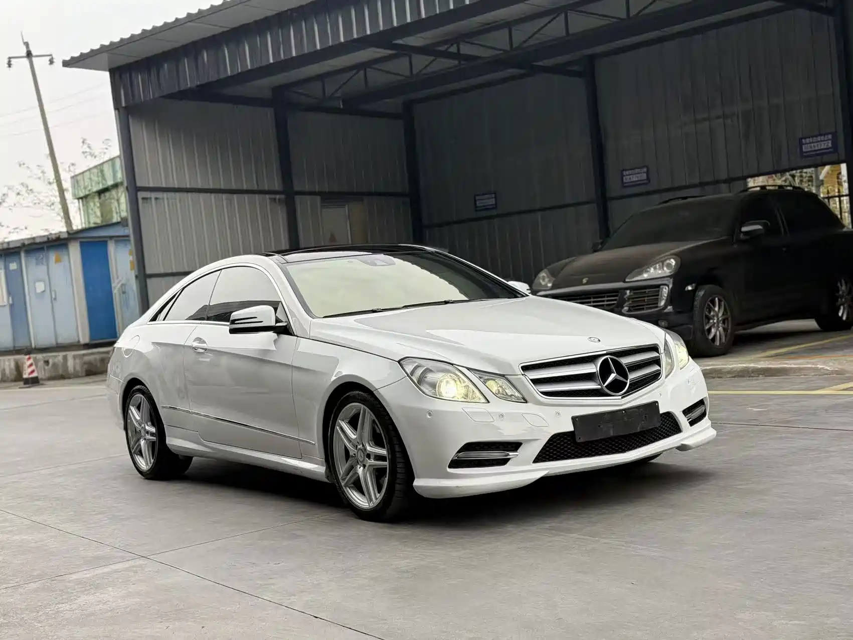 Фото 3 - Mercedes-Benz E-Class (Import)