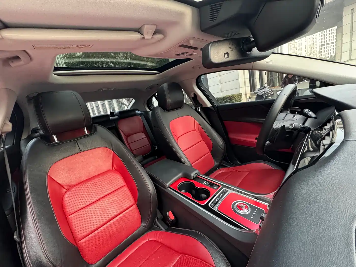 Jaguar XE 2015 2.0T 200PS R-Sport фото 22