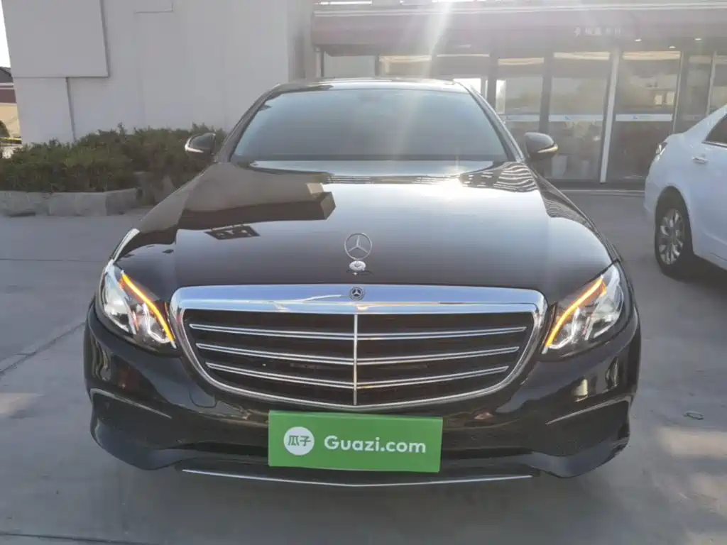 Photo 3 - Mercedes-Benz E-Class