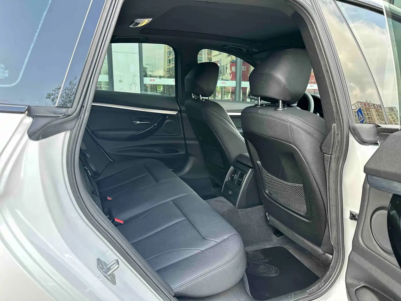 BMW 3 Series GT 2019 320i M Sport Package фото 23
