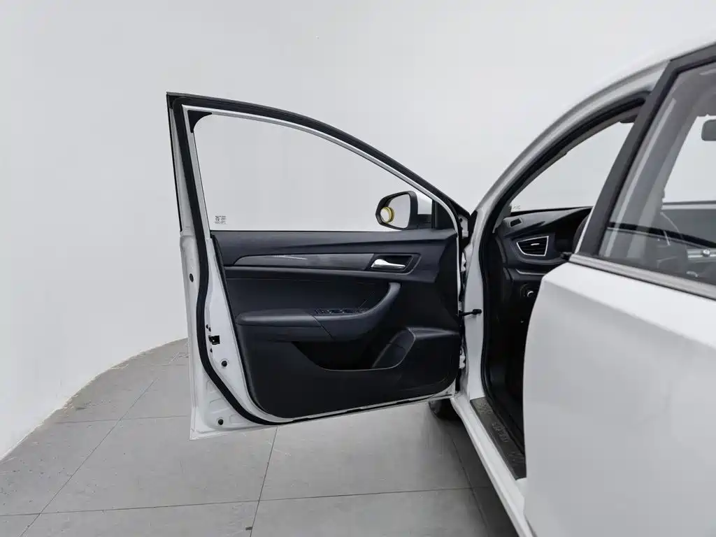 Roewe 360 2017 2015 1.5L Automatic Luxury