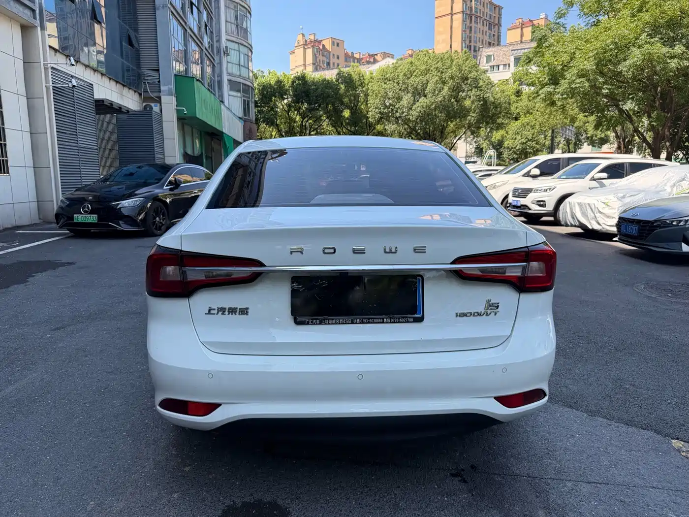 Фото 6 - Roewe i5
