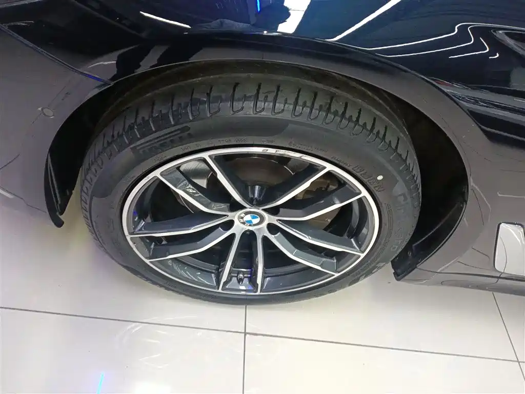 BMW 5 Series 2022 Model Second Facelift 525Li M Sport Package фото 25