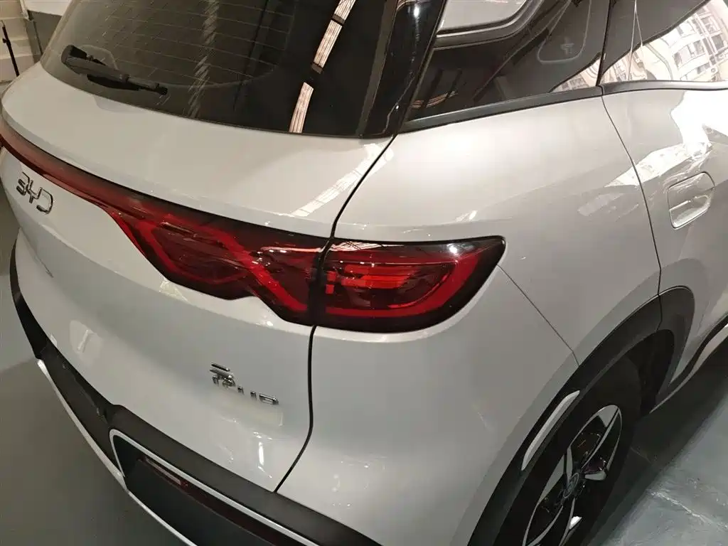 BYD Yuan UP 2024 401KM Leading Edition фото 8