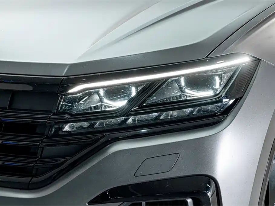 Volkswagen Touareg 2024 2023 3.0TSI R-Line Volcano Rock Paint Sport