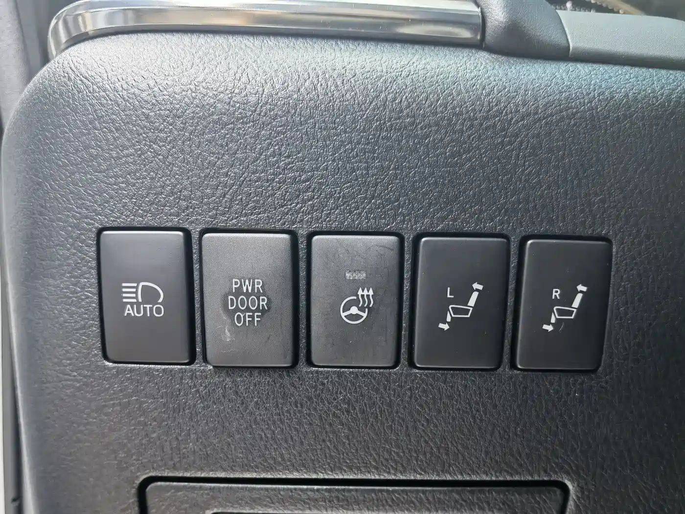 Toyota Alphard 2020 Hybrid 2.5L Premium Edition фото 15