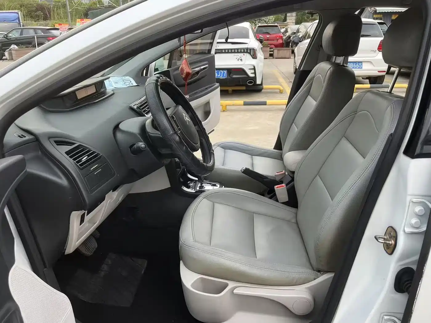 Citroën C-Quatre 2016 2016 Classic Sedan 1.6L Automatic Premium