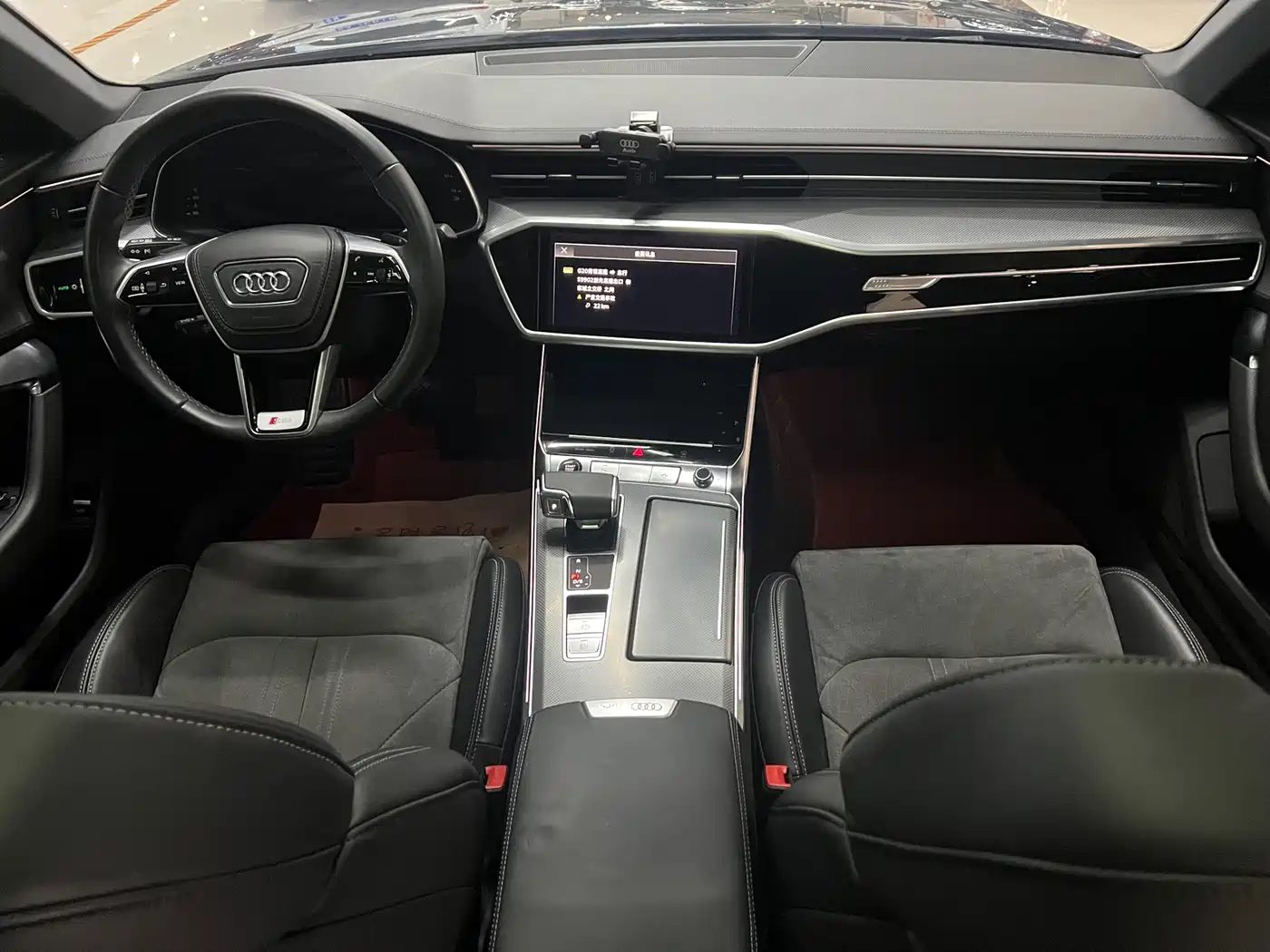 Фото 4 - Audi A6L