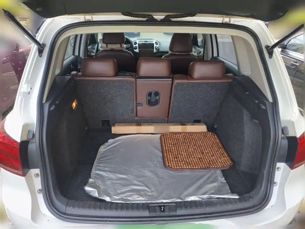 Volkswagen Tiguan 2015 2.0TSI Automatic 4WD Luxury фото 14