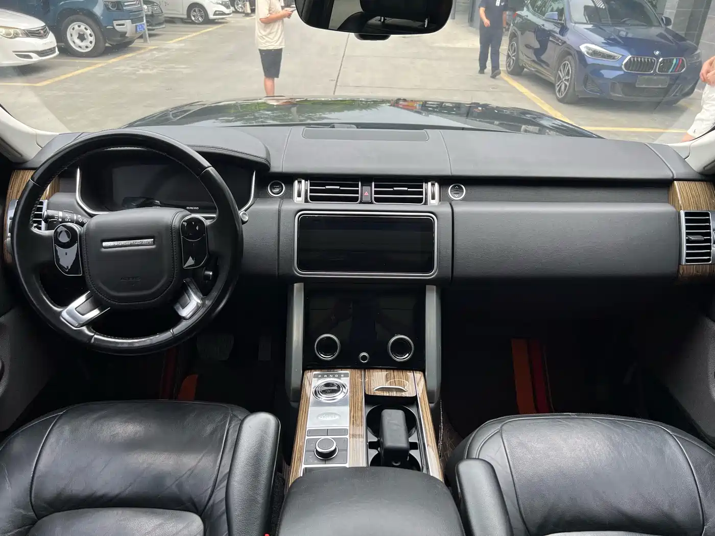 Land Rover Range Rover 2018 3.0 SC V6 Golden Age Edition фото 5
