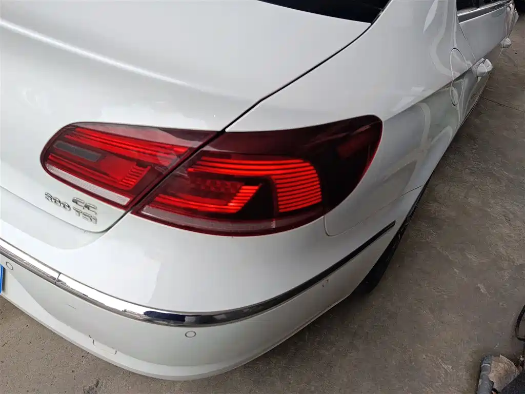 Volkswagen FAW-Volkswagen CC 2016 Model 1.8TSI Luxury фото 24