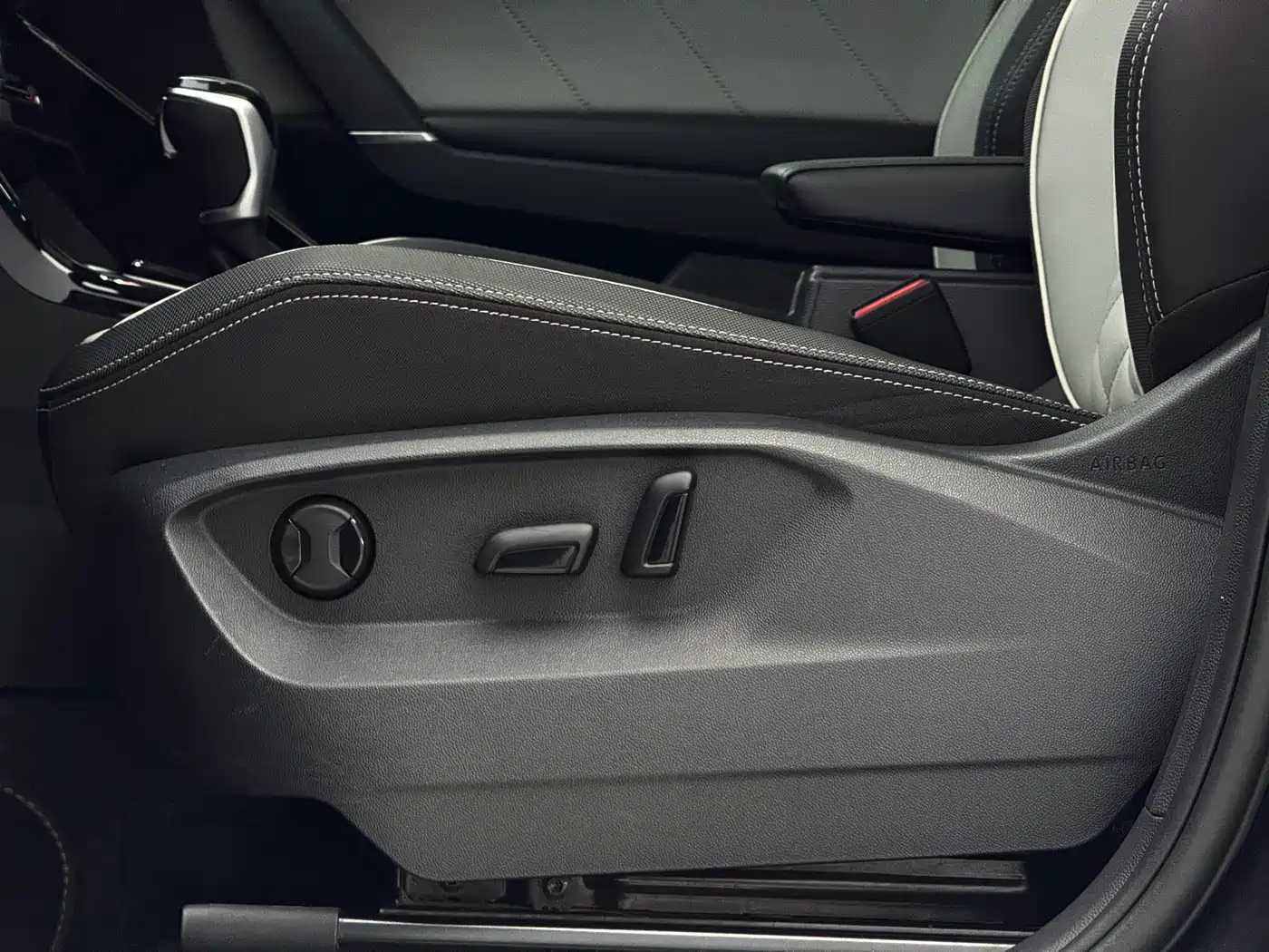 Volkswagen Tayron 2023 280TSI 2WD Luxury Plus Advanced Edition фото 21