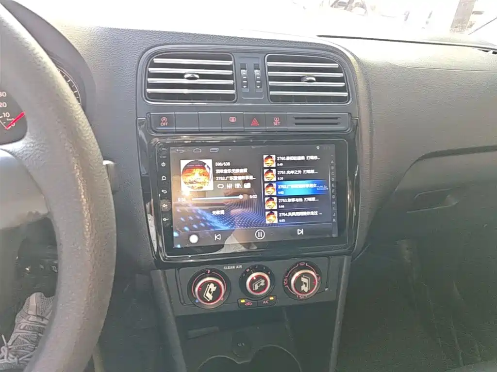Volkswagen Polo 2018 1.5L Manual Safe Drive фото 13