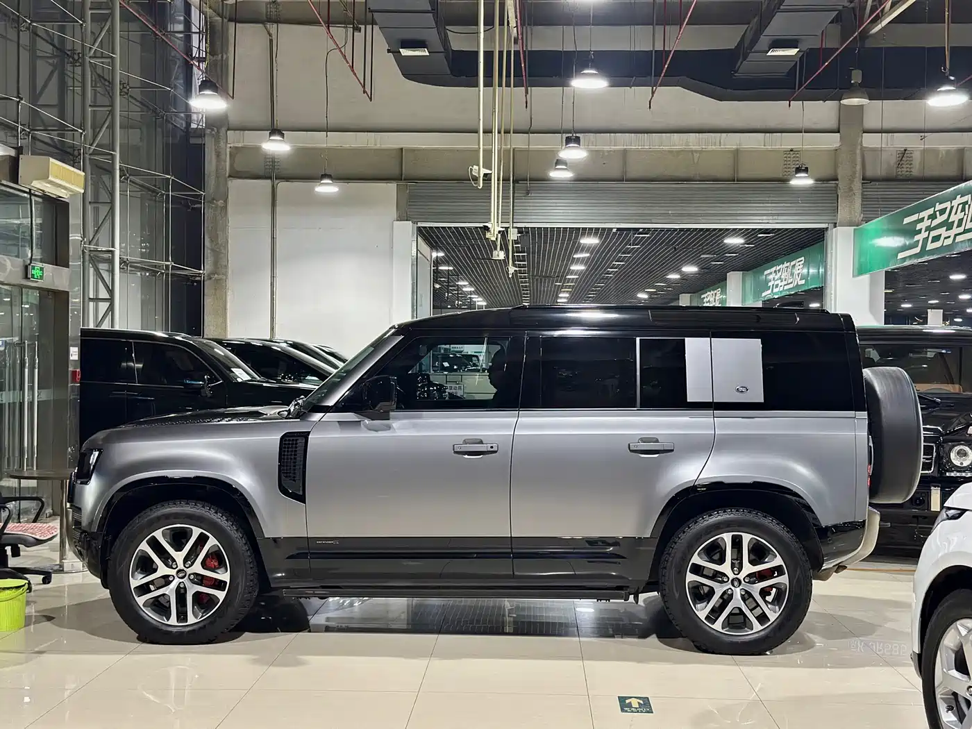 Land Rover Defender 2022 110 P400 X фото 9