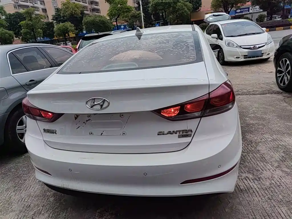 Hyundai Elantra 2016 Model 1.6L Automatic Smart Elite фото 6