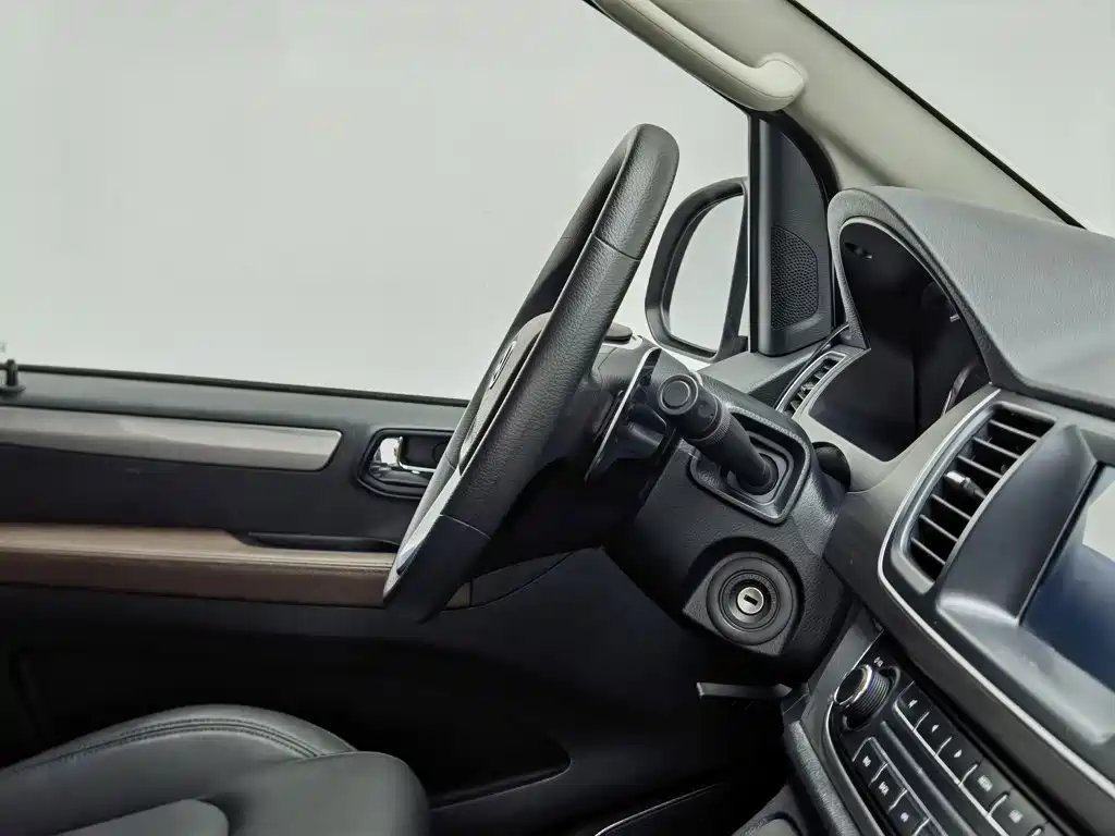 SAIC Maxus Maxus G10 2021 2021 2.0T Automatic Elite Edition Gasoline 7-Seater