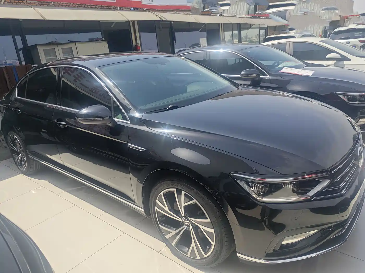 Volkswagen Magotan 2021 330TSI DSG 30th Anniversary Edition фото 3