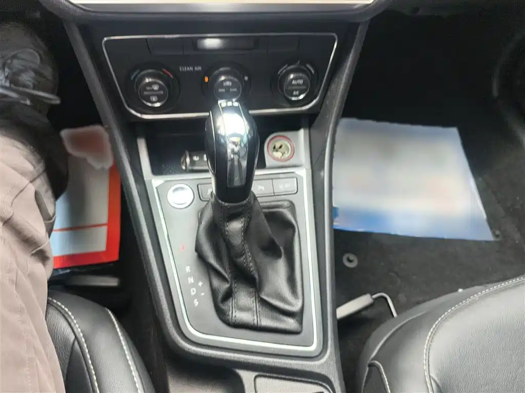 Volkswagen Lavida Tour 2017 230TSI DSG Comfort Edition фото 16