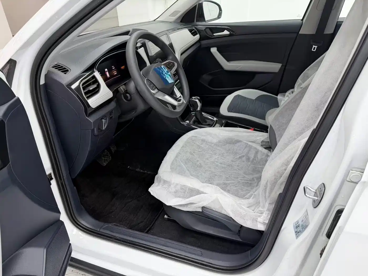 Volkswagen Tharu 2026 2026 XR 1.5L RX Edition