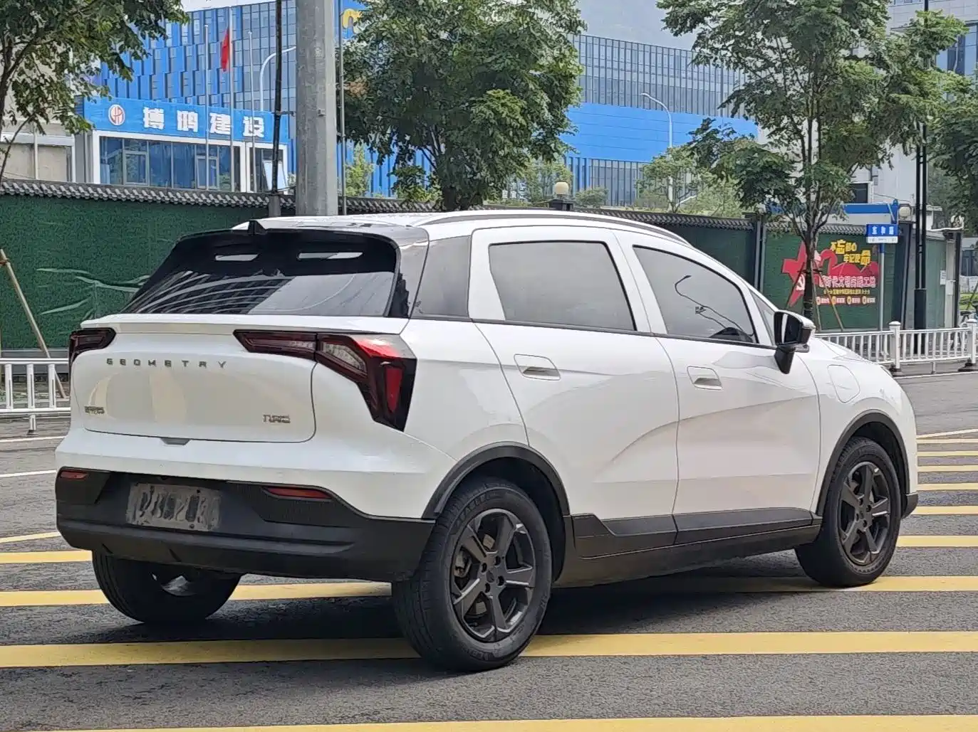 Geely Geometry E Firefly 2022 2023 401KM Thunderbolt Tiger 5-Seater