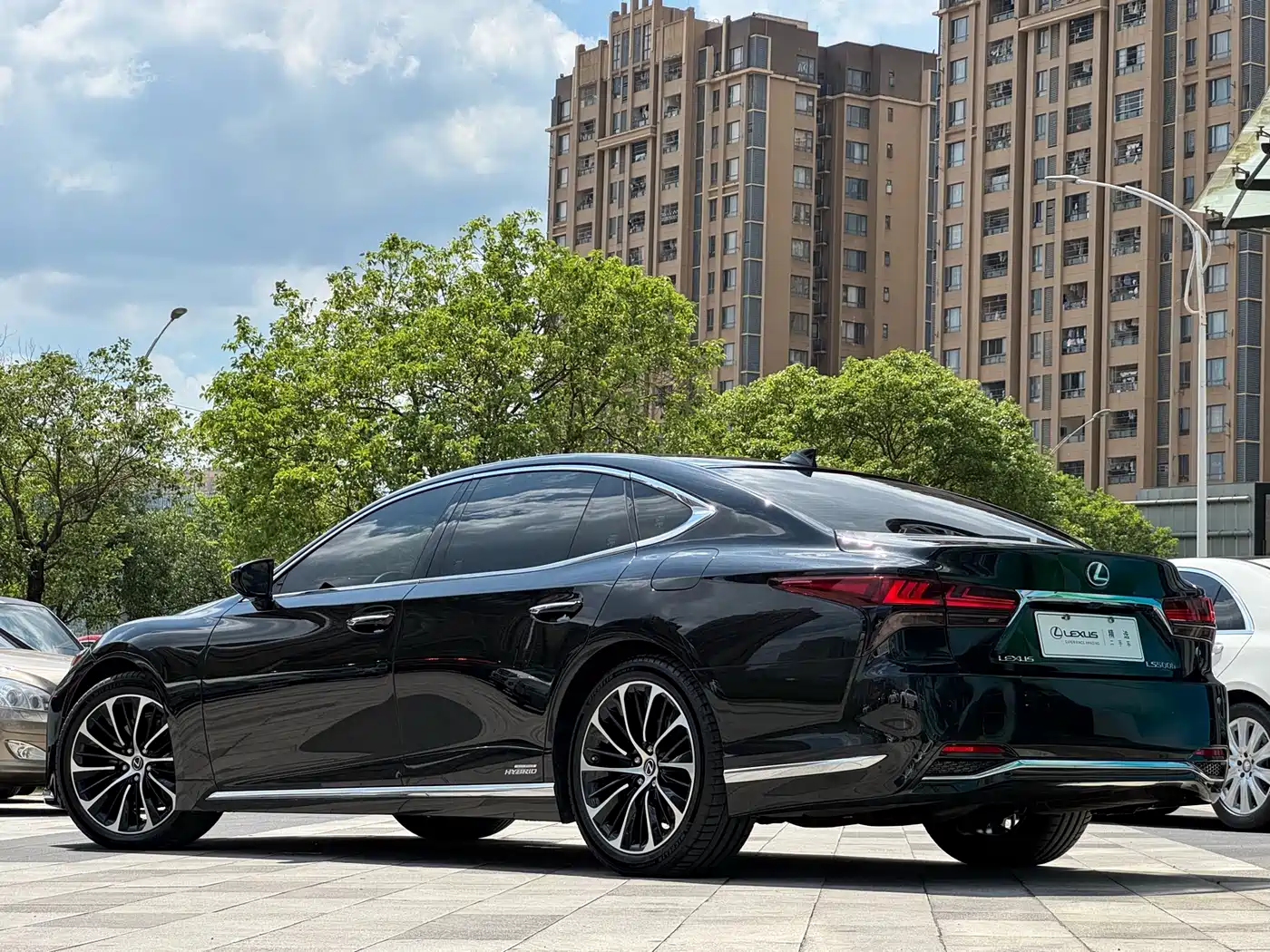 Lexus LS 2021 500h Executive Edition фото 4