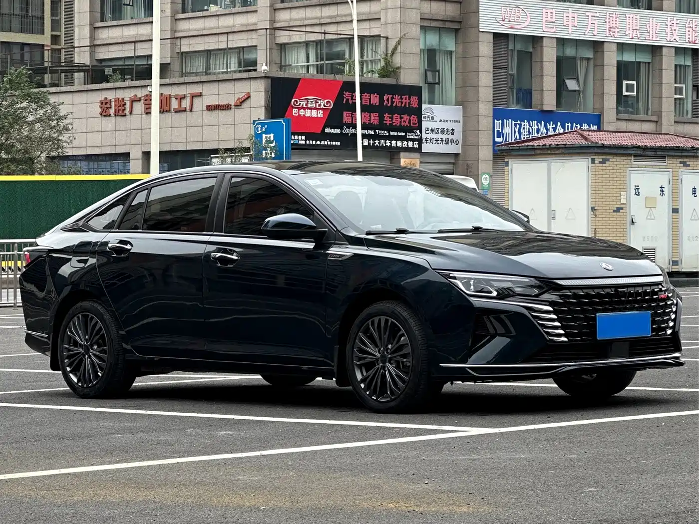 DONGFENG YI HYUN MAX