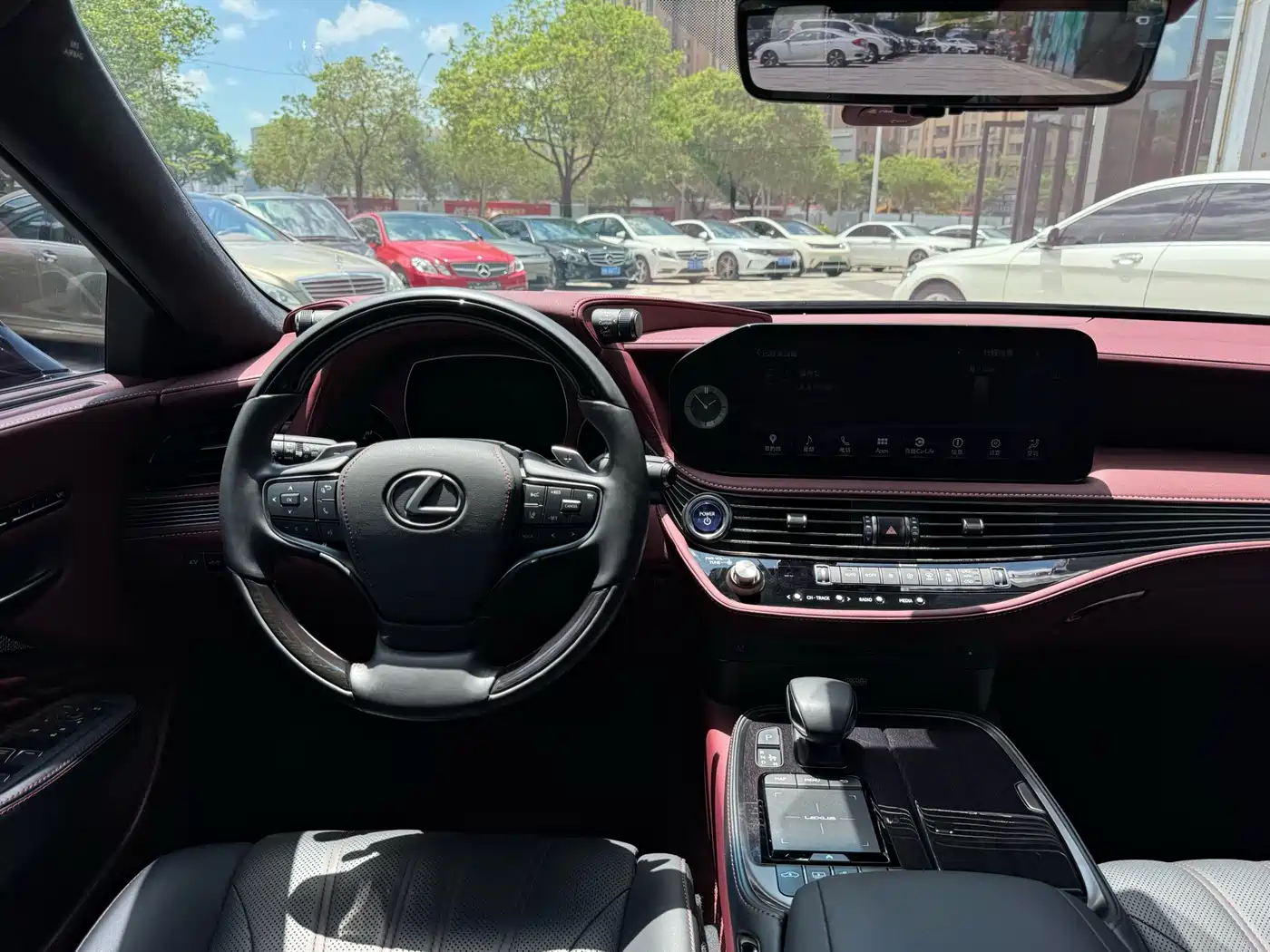 Lexus LS 2021 500h Executive Edition фото 12