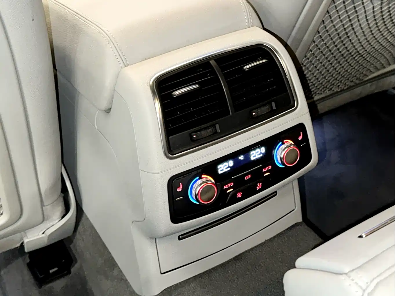 Audi A6L 2012 30 FSI Comfort фото 9