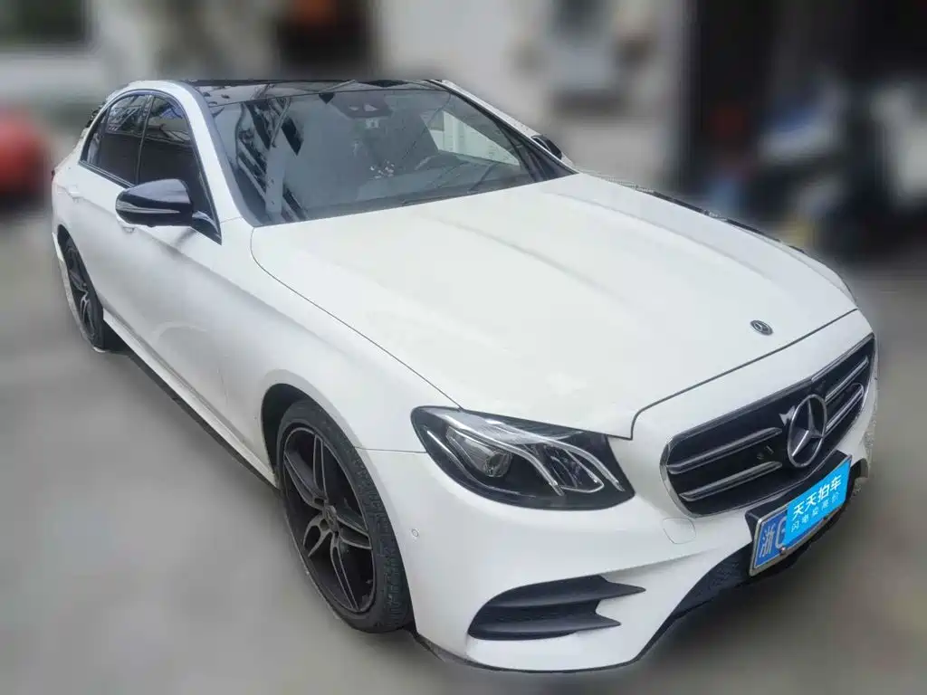 Фото 3 - Mercedes-Benz E-Class