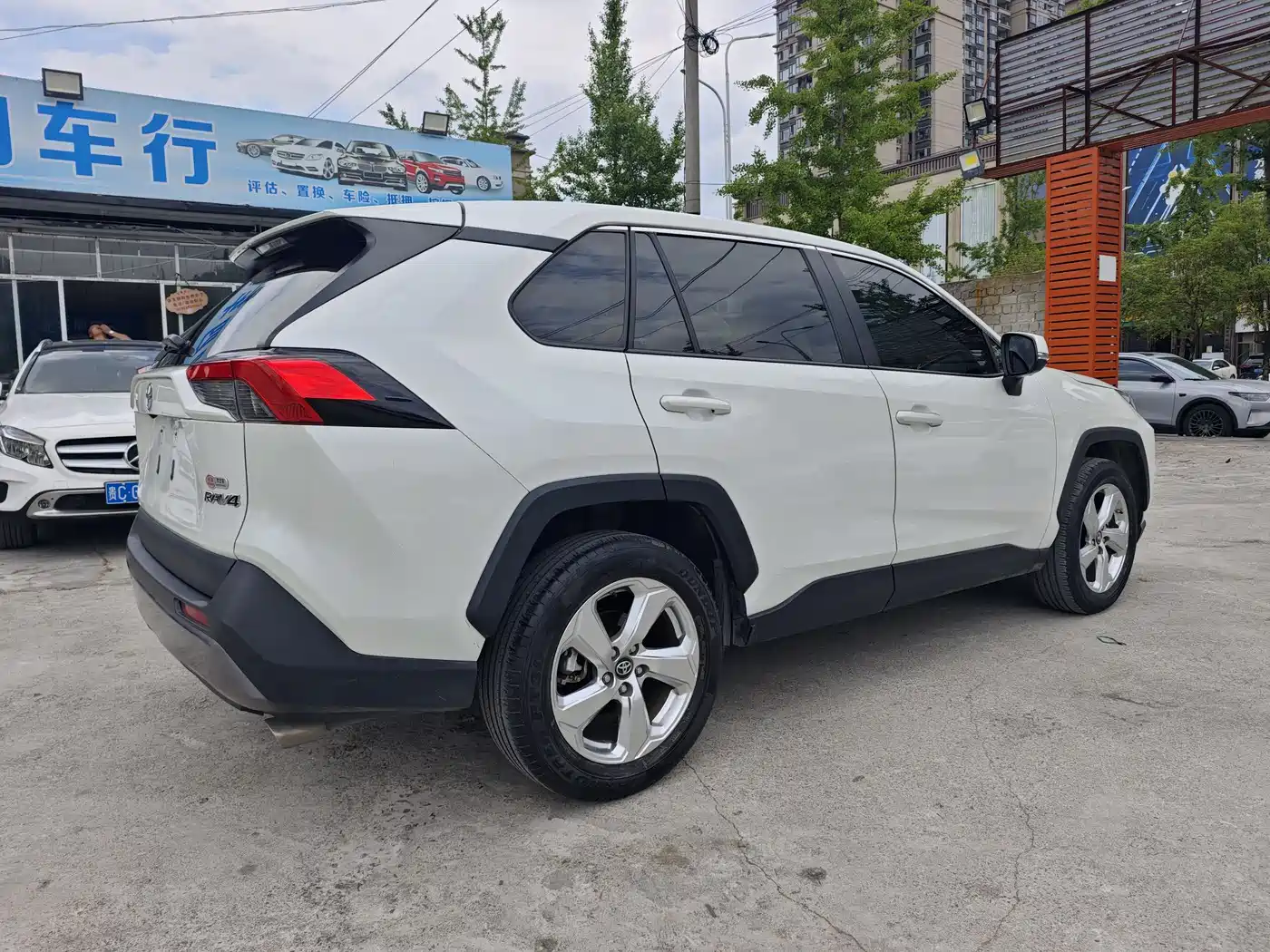 Toyota RAV4 Rongfang 2020 2.0L CVT 2WD Trend Edition фото 9
