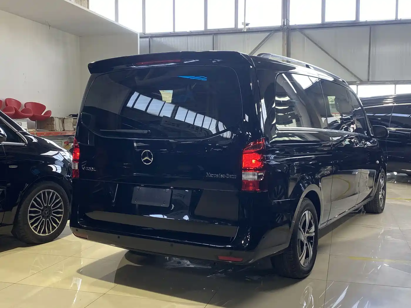 Mercedes-Benz Vito 2024 2.0T Business 7-Seater фото 18