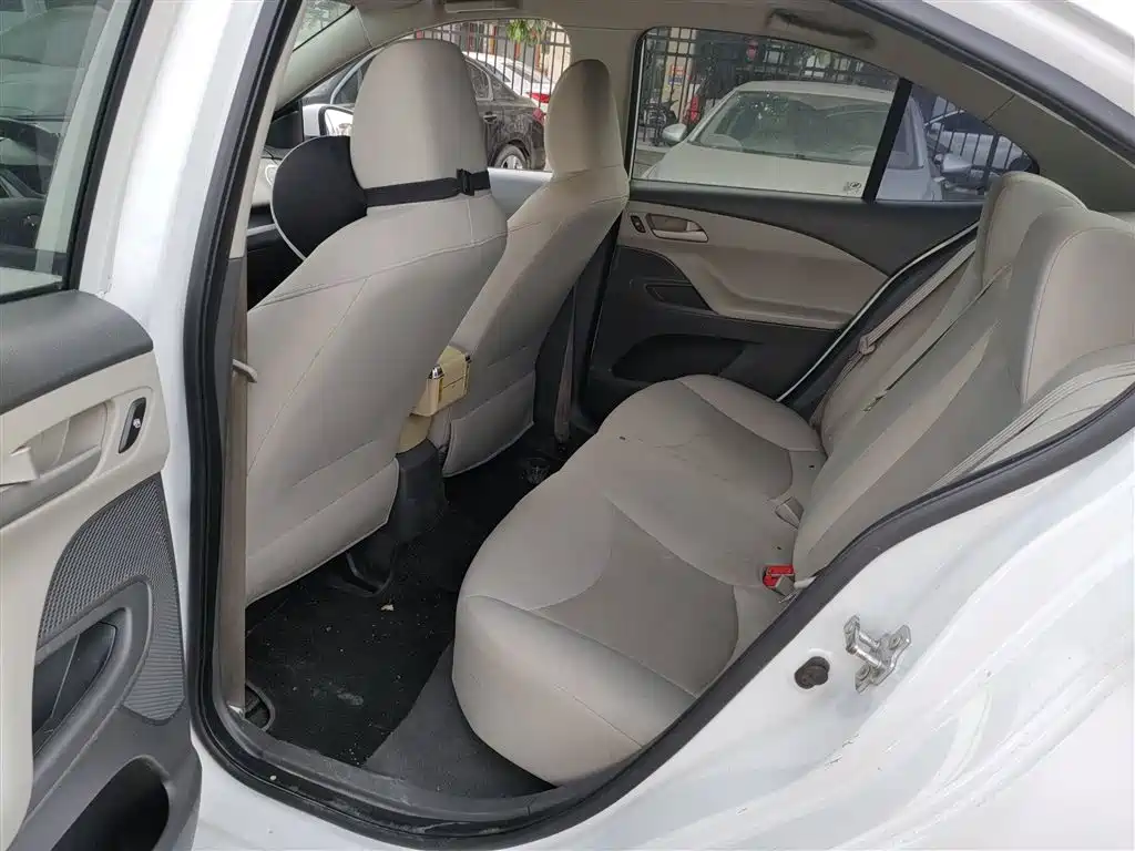 Chevrolet Sail 2015 Sail 3 1.5L Manual Ideal Sunroof Edition фото 17