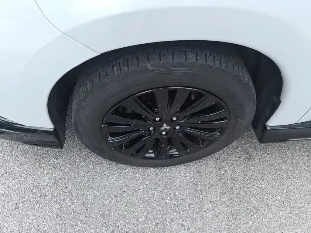 Mitsubishi Outlander 2023 2021 2.4L 4WD Yaodong Edition 5-seater