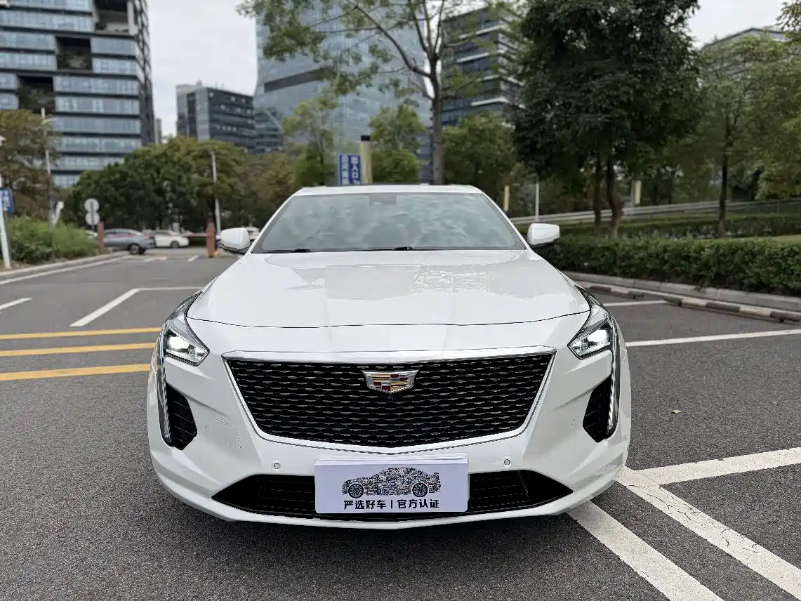 Фото 2 - Cadillac CT6