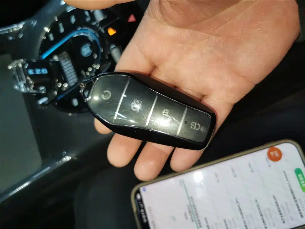 BYD E2