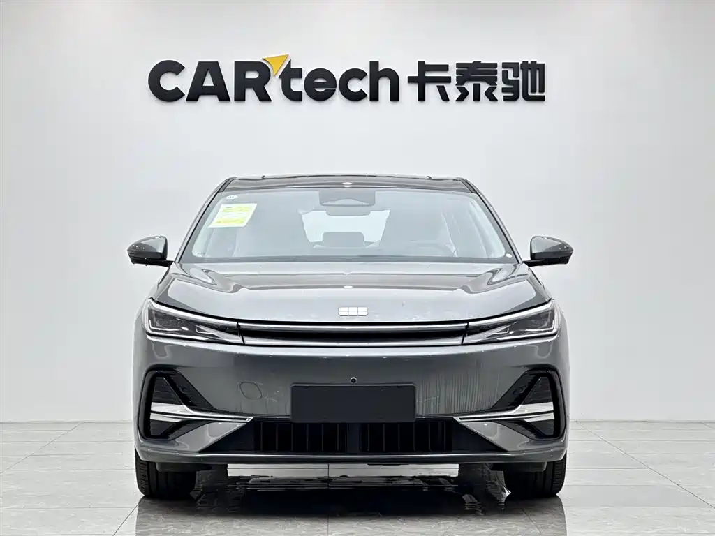 Geely Galaxy Galaxy A7 2025 EM-i 150km Explorer+ Edition фото 3