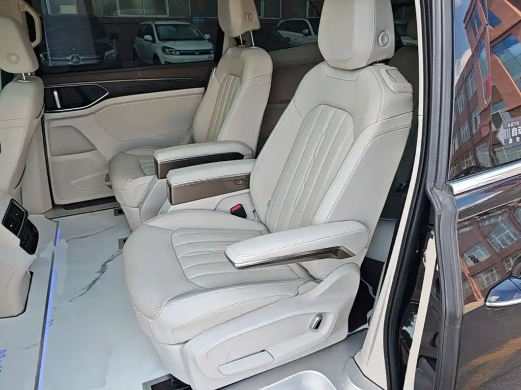 Volkswagen Viloran 2024 2023 Facelift 380TSI Prestige Edition