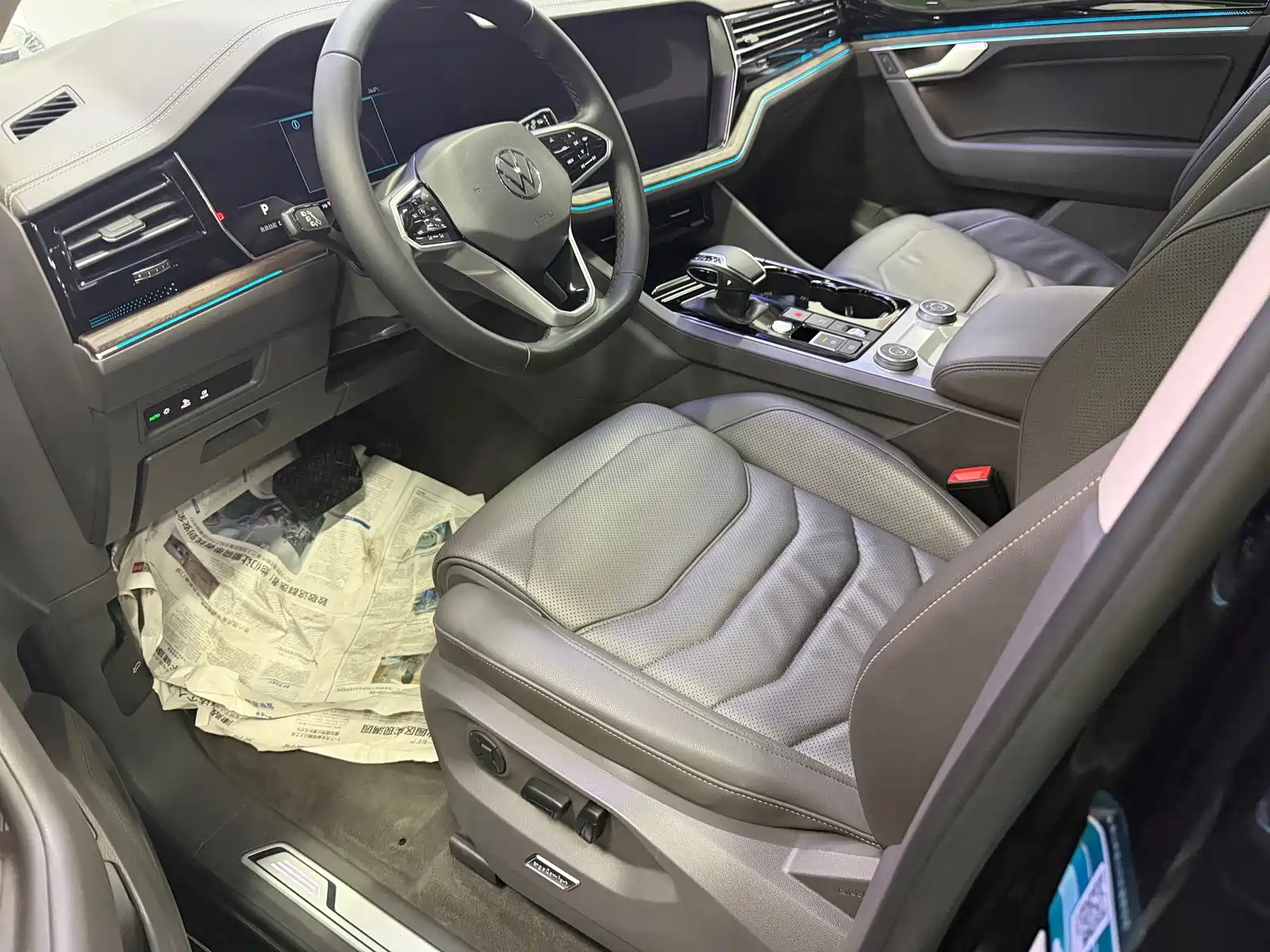 Фото 3 - Volkswagen Touareg