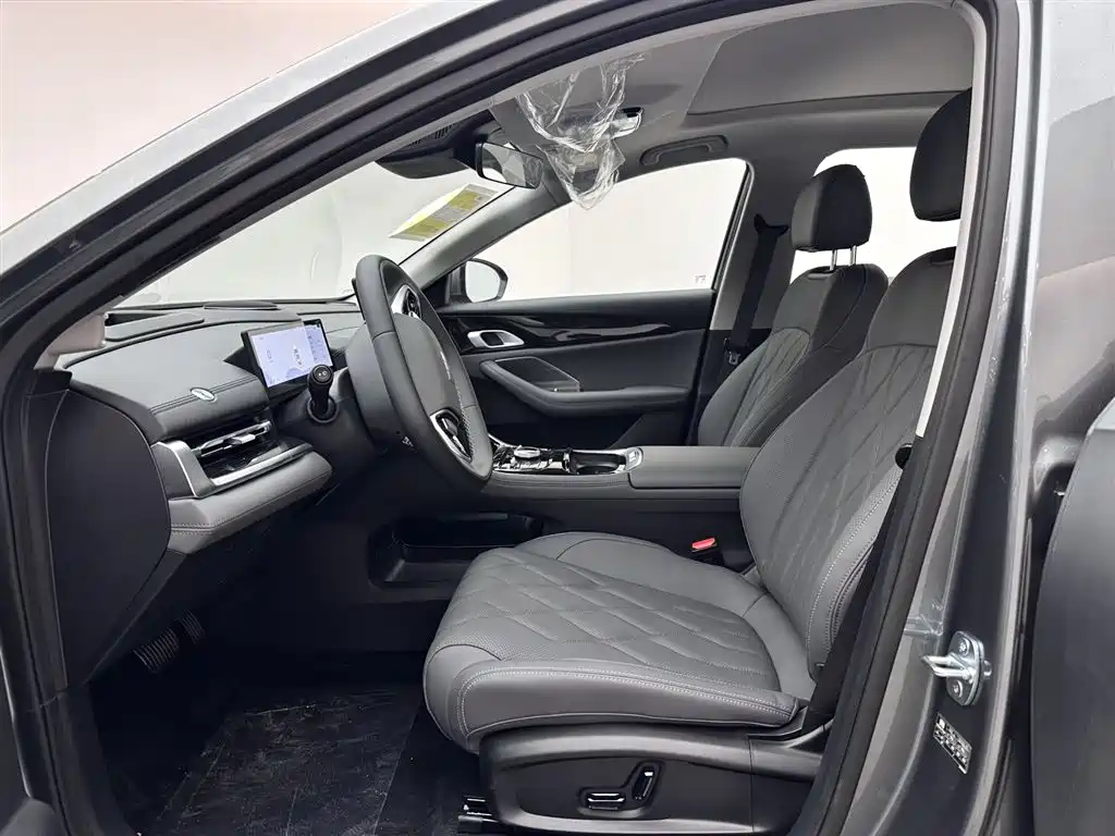 Geely Galaxy Galaxy A7 2025 EM-i 150km Explorer+ Edition фото 12
