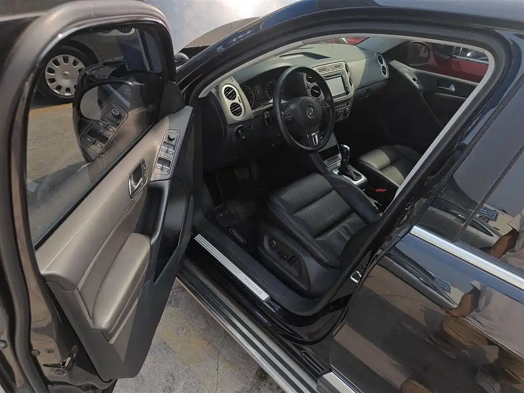 Volkswagen Tiguan 2013 1.8TSI Automatic 2WD Luxury Model фото 12