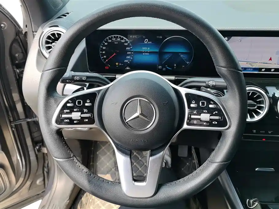 Mercedes-Benz GLA 2022 Facelift GLA 200 фото 15
