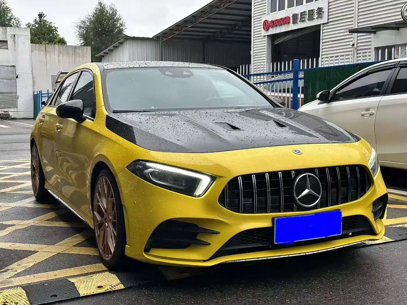 Mercedes-Benz A-Class AMG (Import) 2020 AMG A 35 4MATIC фото 3