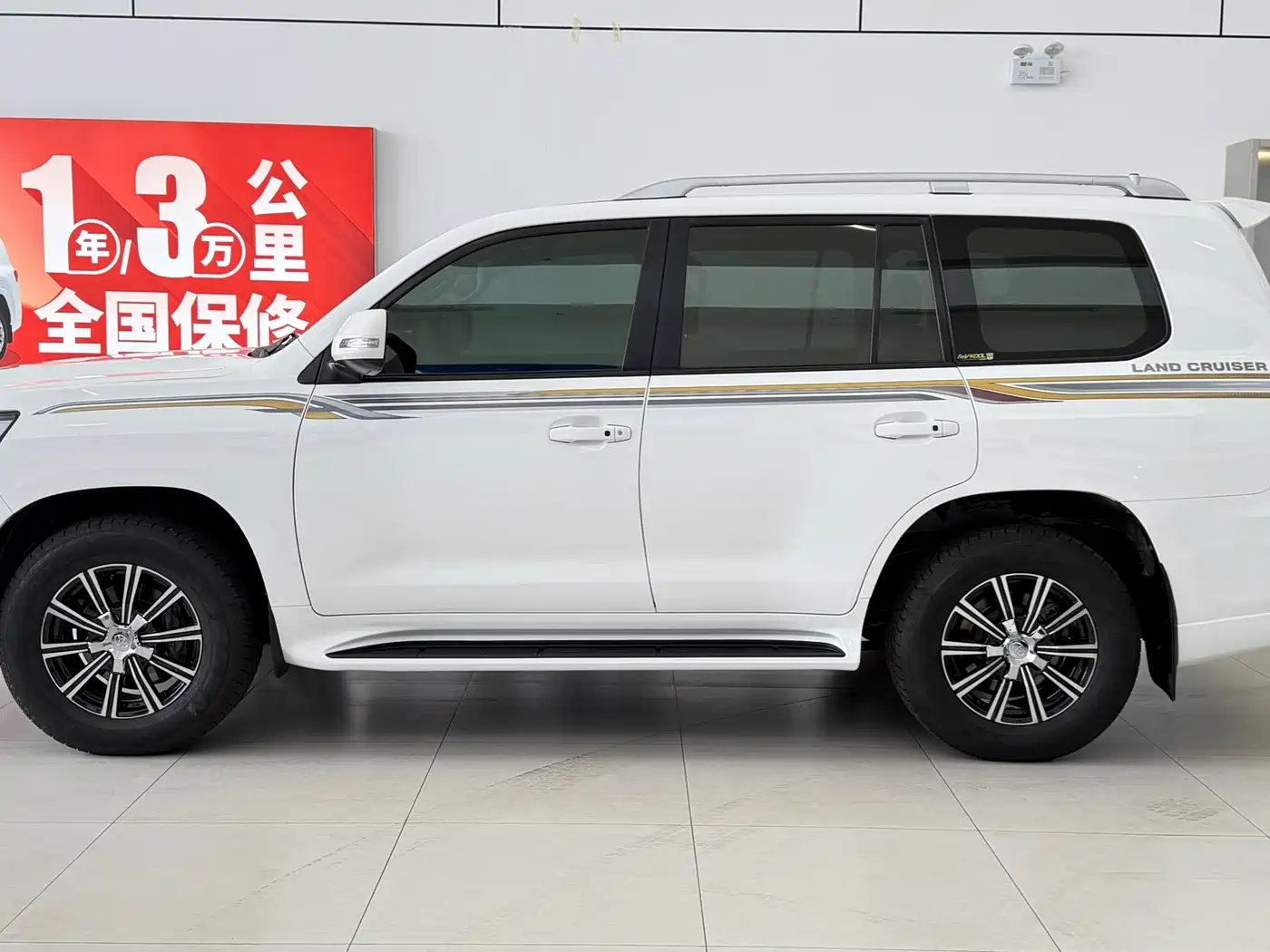 Toyota Land Cruiser 2012 4.0L Automatic VX фото 10