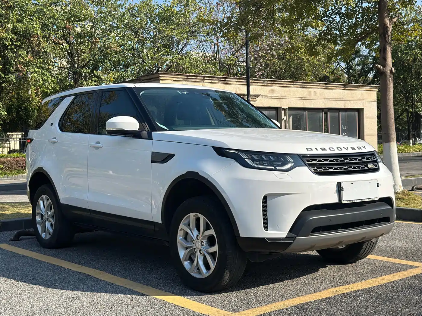 Land Rover Discovery 2019 3.0 SC V6 SE фото 3