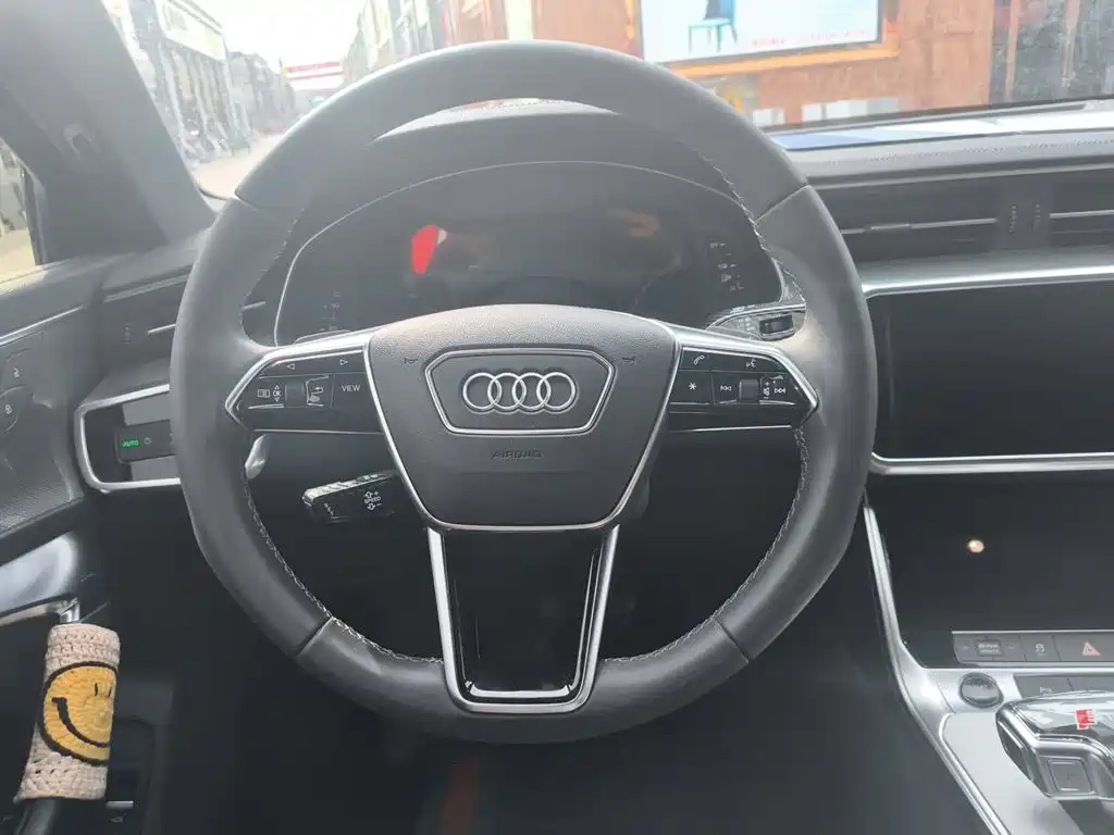 Фото 3 - Audi A6L