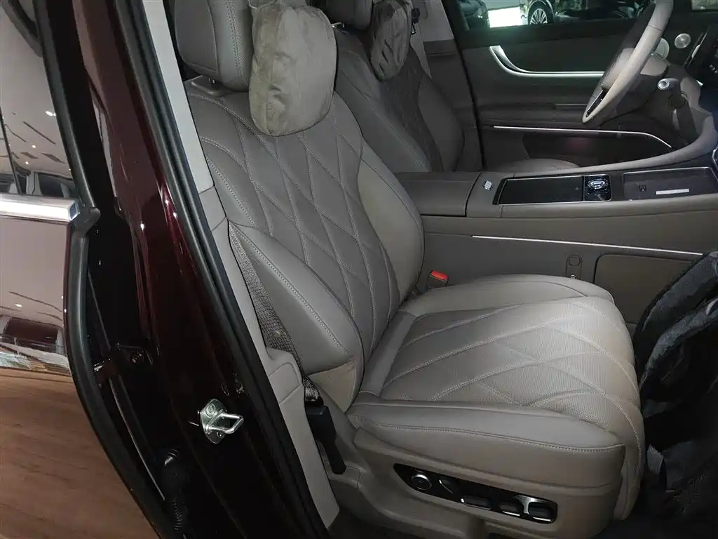 AITO Wenjie AITO M9 2025 Extended Range Ultra 52kWh 5-Seater фото 25