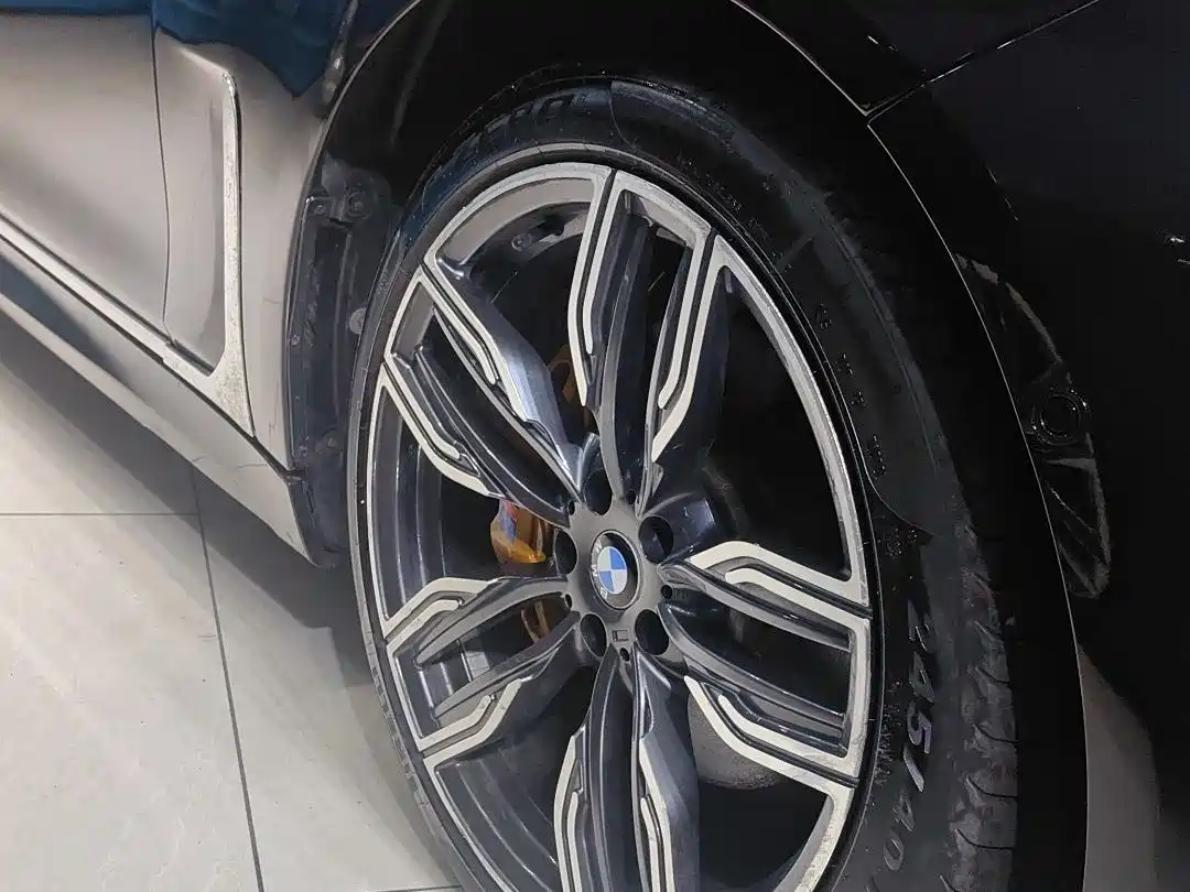 BMW 7 Series 2018 740Li xDrive Premium Type M Sport Package фото 12
