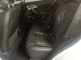 Фото 14 - Geely Atlas